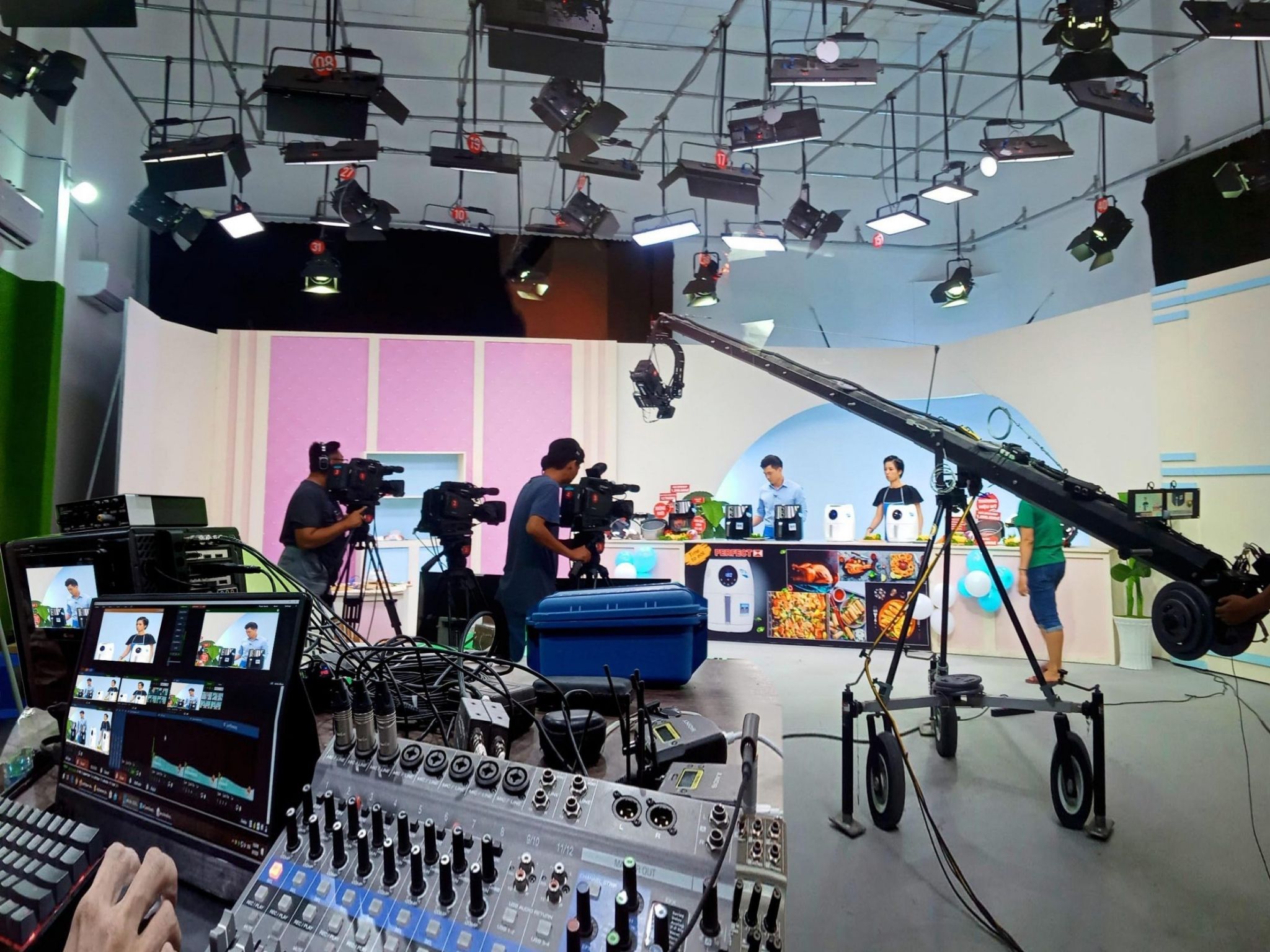 Ảnh dịch vụ quay chụp livestream quảng bá sản phẩm 395 LiveStream 2